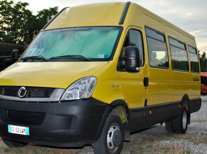 Scuolabus da 32 a 50 posti
